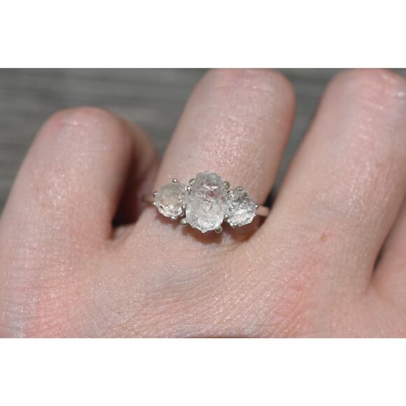 alternative raw diamond engagement rings, raw crystal size 4 5 6 7 8 8 9 10 11 - Picture 5 of 5